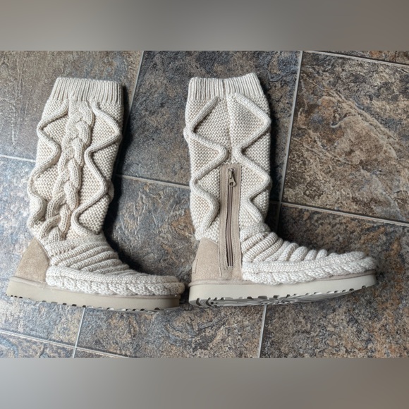 UGG Classic Tall Chunky Knit Boots- Natural, Women’s Size 8 - Picture 4 of 8